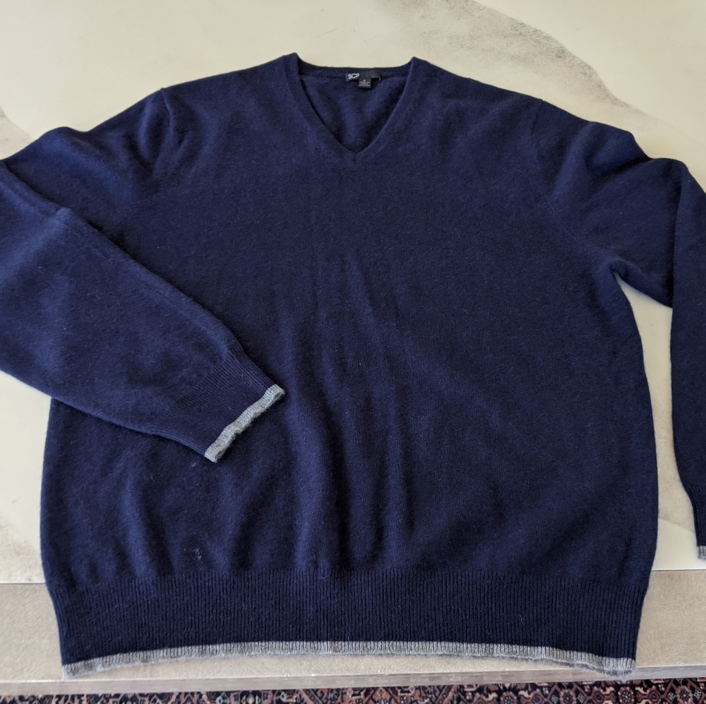 Scoop NYC Blue Cashmere V-Neck Sweater -- Men's XL